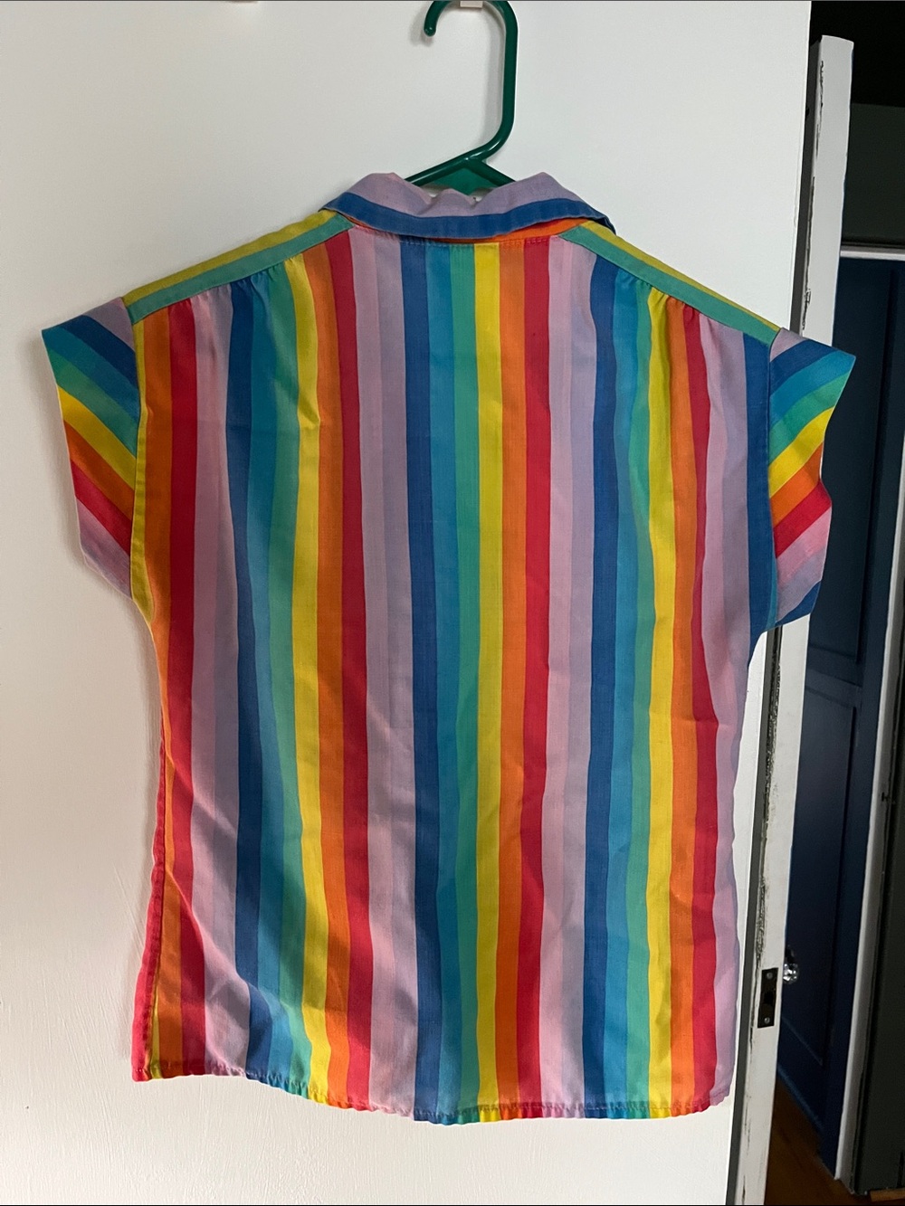 Vintage rainbow button-up by Popcorn Fashion - Picture 5 of 5